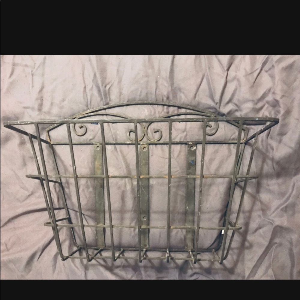 Farmhouse Rustic Metal Basket